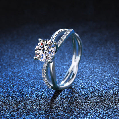 [Saipan]ELEGANT 4-PRONG CROSSOVER MOISSANITE ENGAGEMENT RING