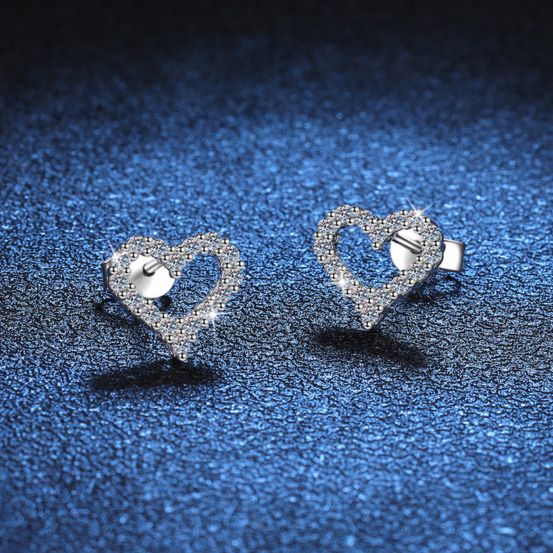[Saipan]SPARKLING HEART-SHAPED MOISSANITE STUD EARRINGS