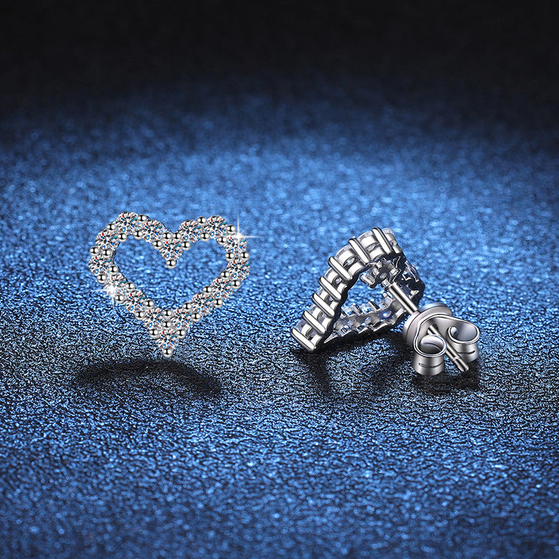 [Saipan]SPARKLING HEART-SHAPED MOISSANITE STUD EARRINGS