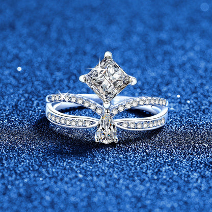 [Saipan]ELEGANT DOUBLE-TWISTED MOISSANITE RING