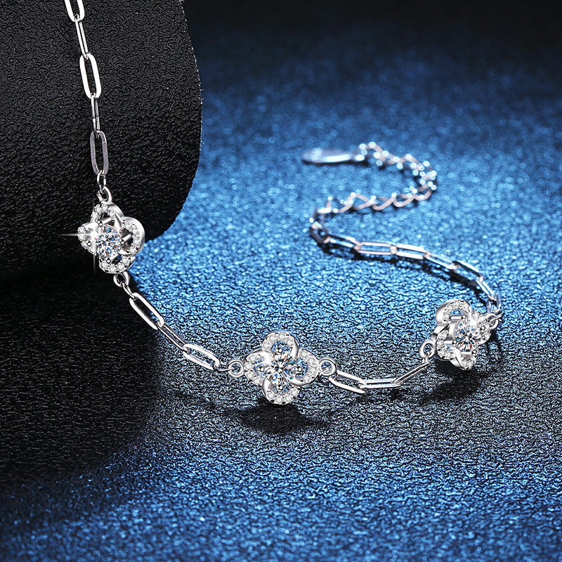 [Saipan]TRIPLE-CLOVER MOISSANITE BRACELET