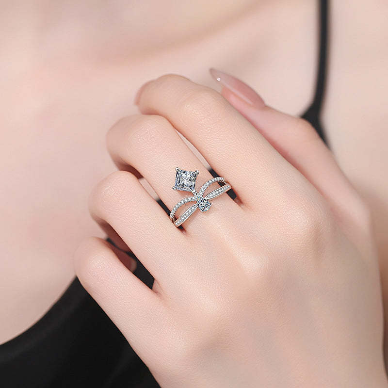 [Saipan]ELEGANT DOUBLE-TWISTED MOISSANITE RING