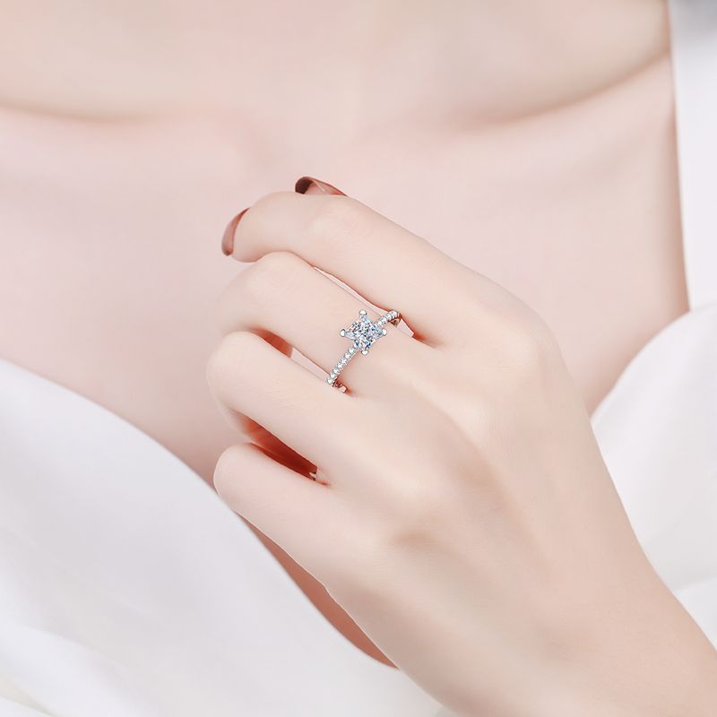 [Saipan]ELEGANT PRINCESS CUT MOISSANITE ENGAGEMENT RING