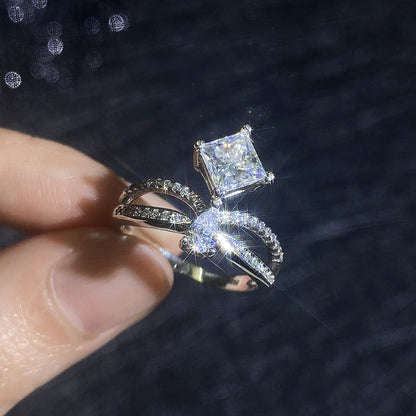 [Saipan]ELEGANT DOUBLE-TWISTED MOISSANITE RING