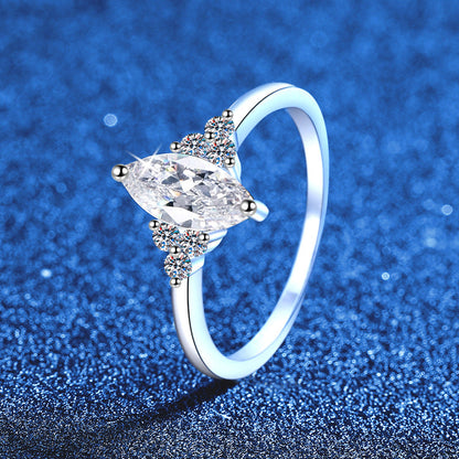 [Saipan]ELEGANT MARQUISE CUT MOISSANITE RING WITH SIDE ACCENTS