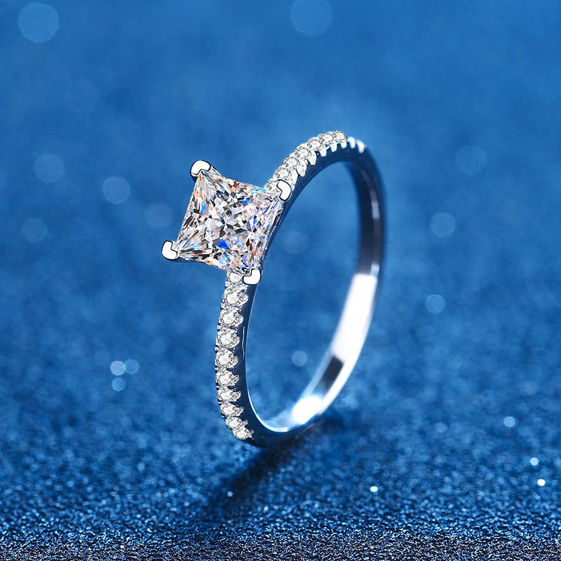 [Saipan]ELEGANT PRINCESS CUT MOISSANITE ENGAGEMENT RING