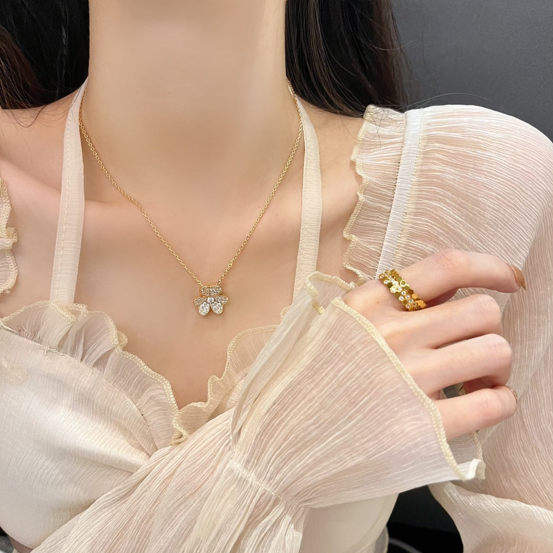 [Saipan]PAVÉ DIAMOND FLOWER CHARM NECKLACE