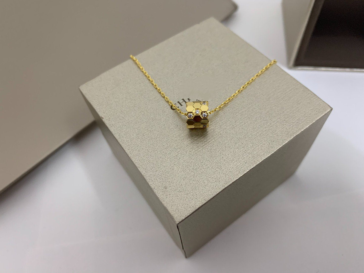 [Saipan]BEE LOVE DIAMOND NECKLACE