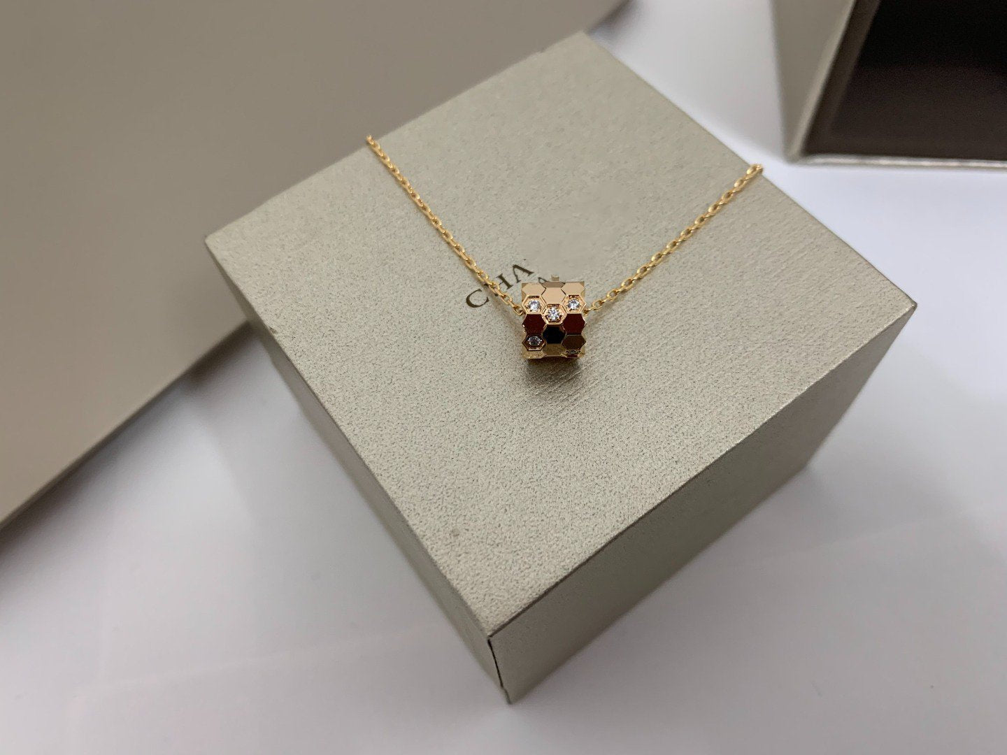 [Saipan]BEE LOVE DIAMOND NECKLACE