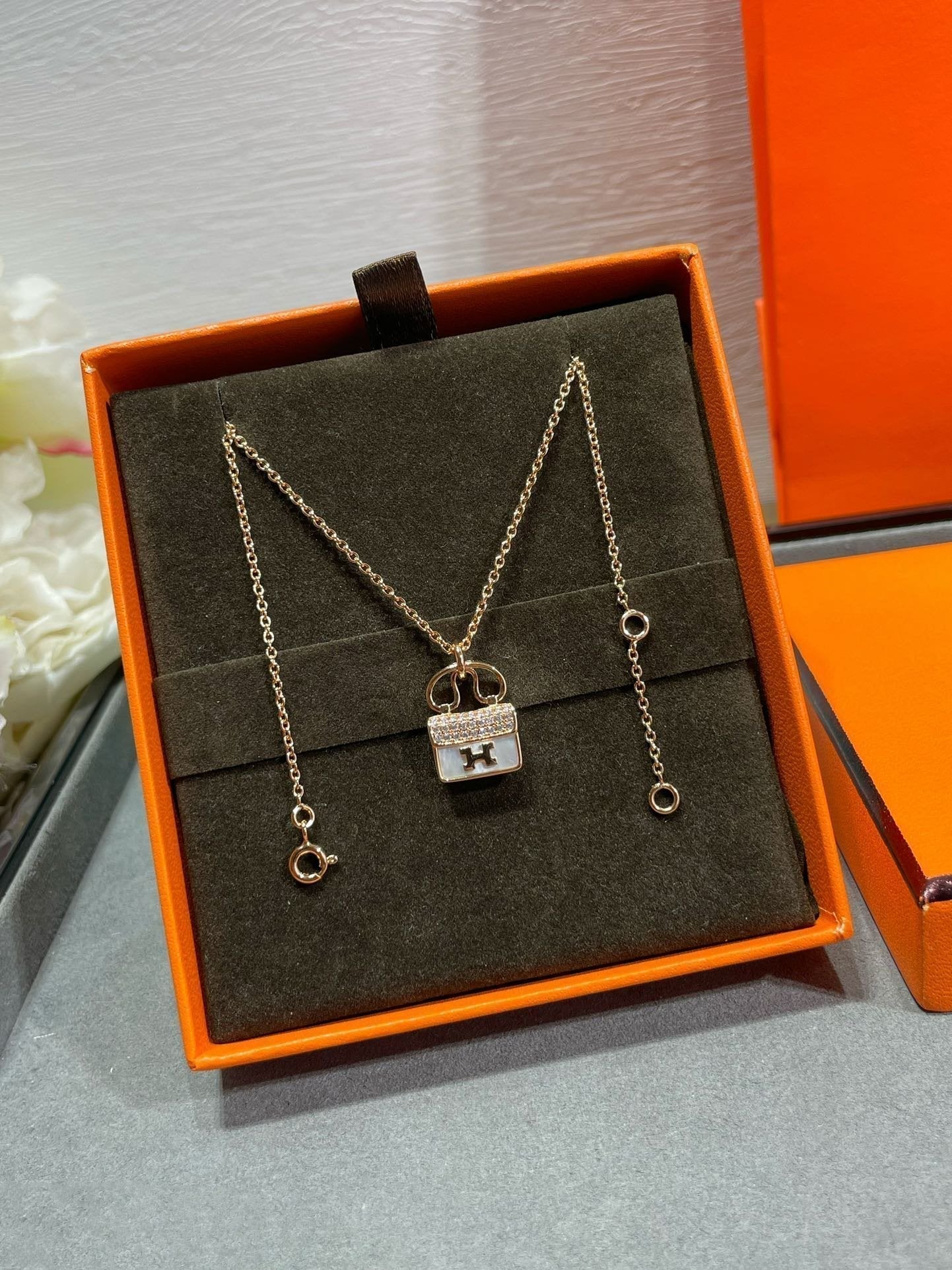 [Saipan]H CIRCE MOISSANITE PENDANT NECKLACE GOLD
