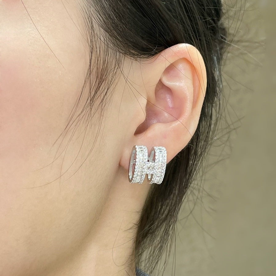 [Saipan]H STUD EARRINGS WITH SILVER DIAMONDS