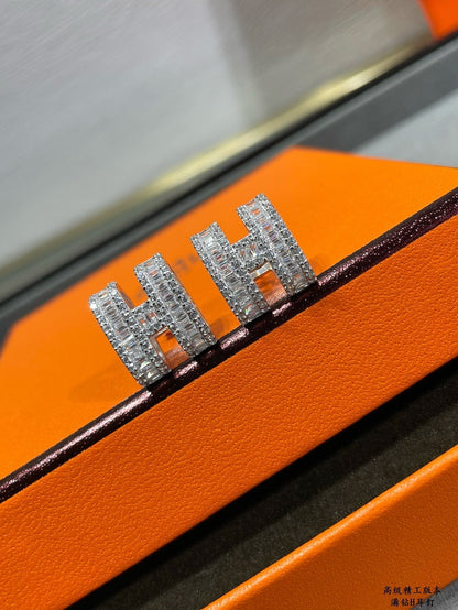 [Saipan]H STUD EARRINGS WITH SILVER DIAMONDS