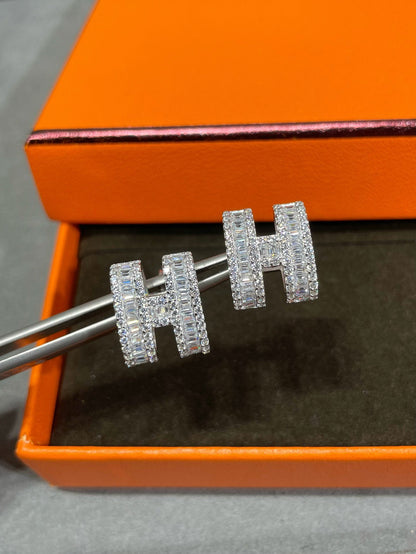 [Saipan]H STUD EARRINGS WITH SILVER DIAMONDS