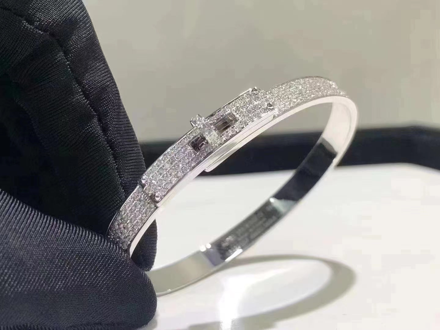 [Saipan]HM KELLY BRACELET IN SILVER AND FULL PAVE DIAMOND
