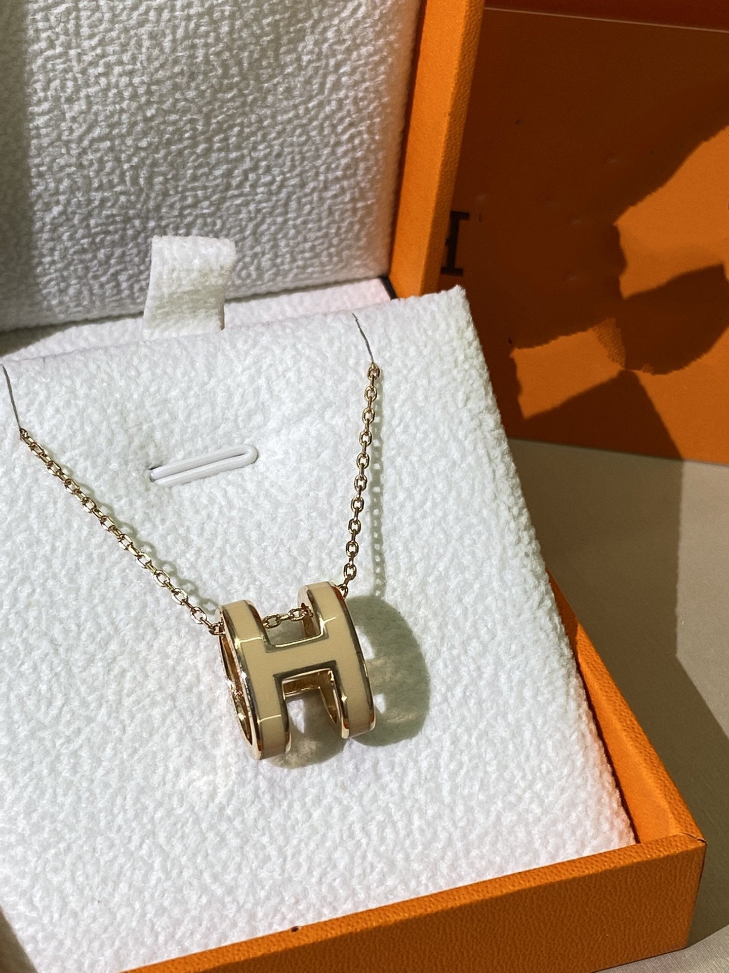 [Saipan]HM CLIC YELLOW ENAMEL GOLD NECKLACE