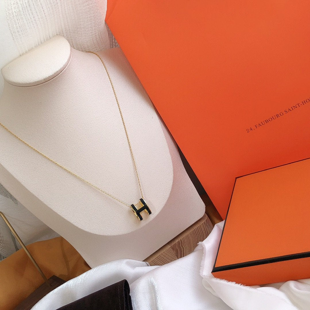 [Saipan]HM CLIC BLACK ENAMEL GOLD NECKLACE