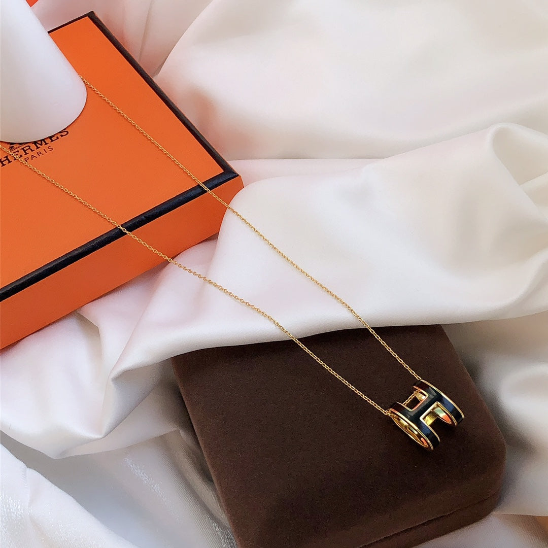 [Saipan]HM CLIC BLACK ENAMEL GOLD NECKLACE