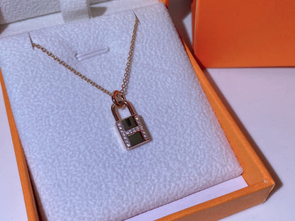 [Saipan]HM ADVANCED NICHE LOCK HEAD NECKLACE DIAMONDS