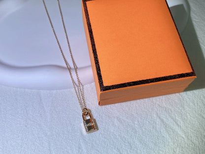 [Saipan]HM ADVANCED NICHE LOCK HEAD NECKLACE DIAMONDS