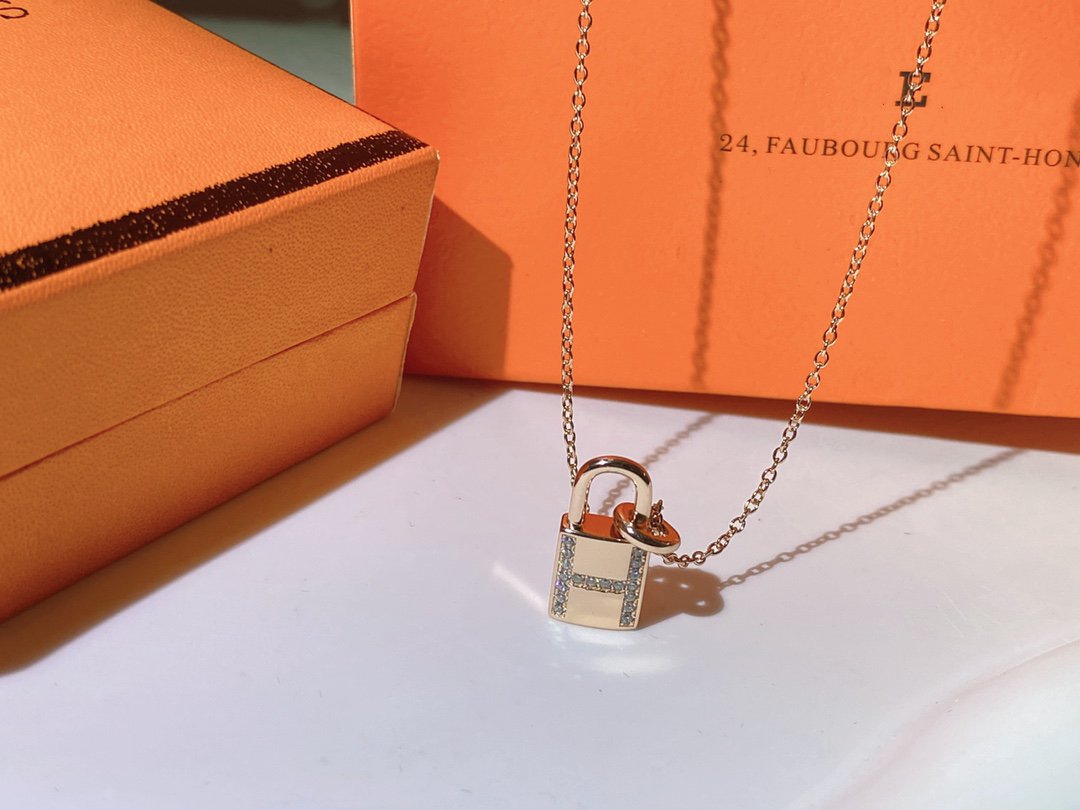 [Saipan]HM ADVANCED NICHE LOCK HEAD NECKLACE DIAMONDS