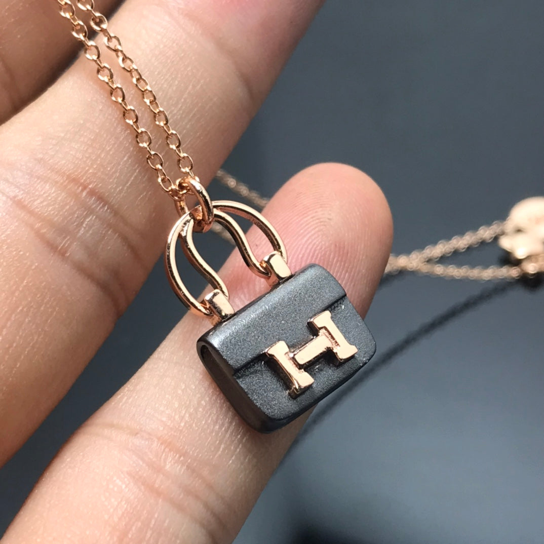 [Saipan]WOMEN'S HM AMULETTES CONSTANCE PENDANT NECKLACE
