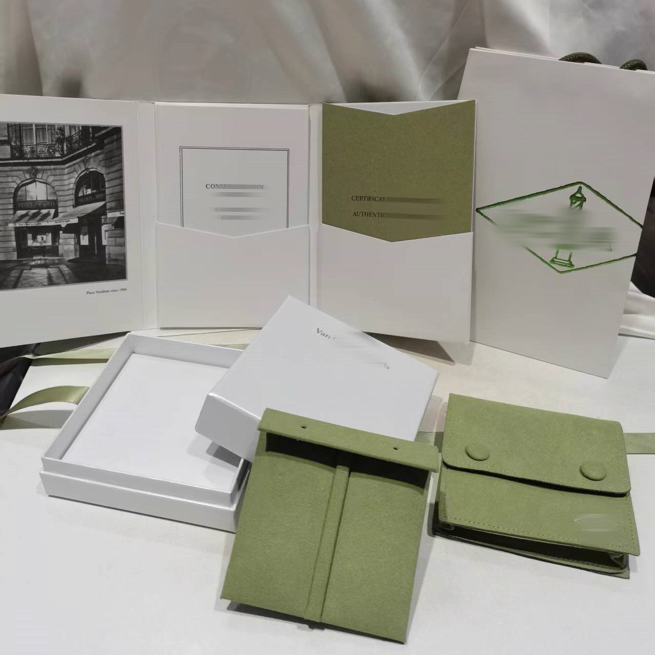[Saipan]CLOVER BRAND JEWELRY BOX