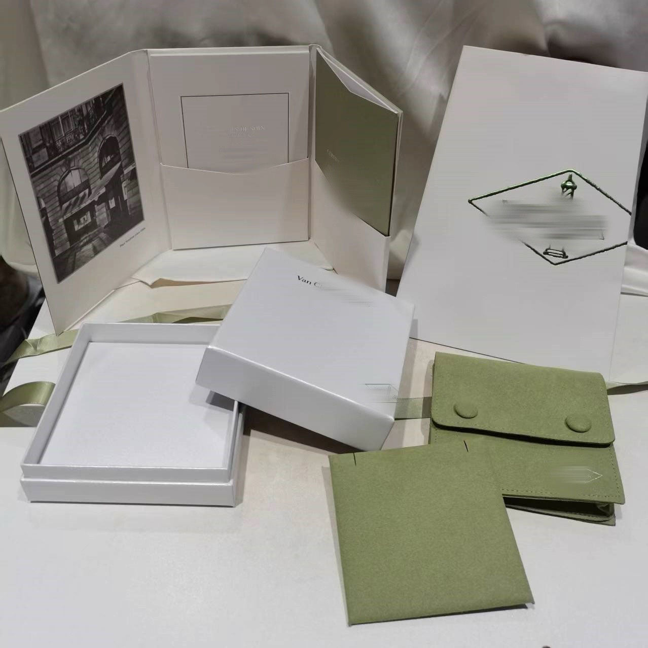 [Saipan]CLOVER BRAND JEWELRY BOX