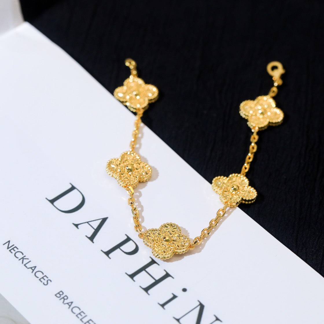 [Saipan]LUCKY CLOVER 5-MOTIF BRACELET - BRONZING