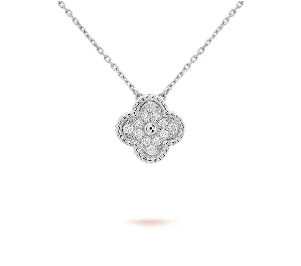 [Saipan]15MM CLOVER FLOWER PENDANT NECKLACE WHITE GOLD COLLECTION