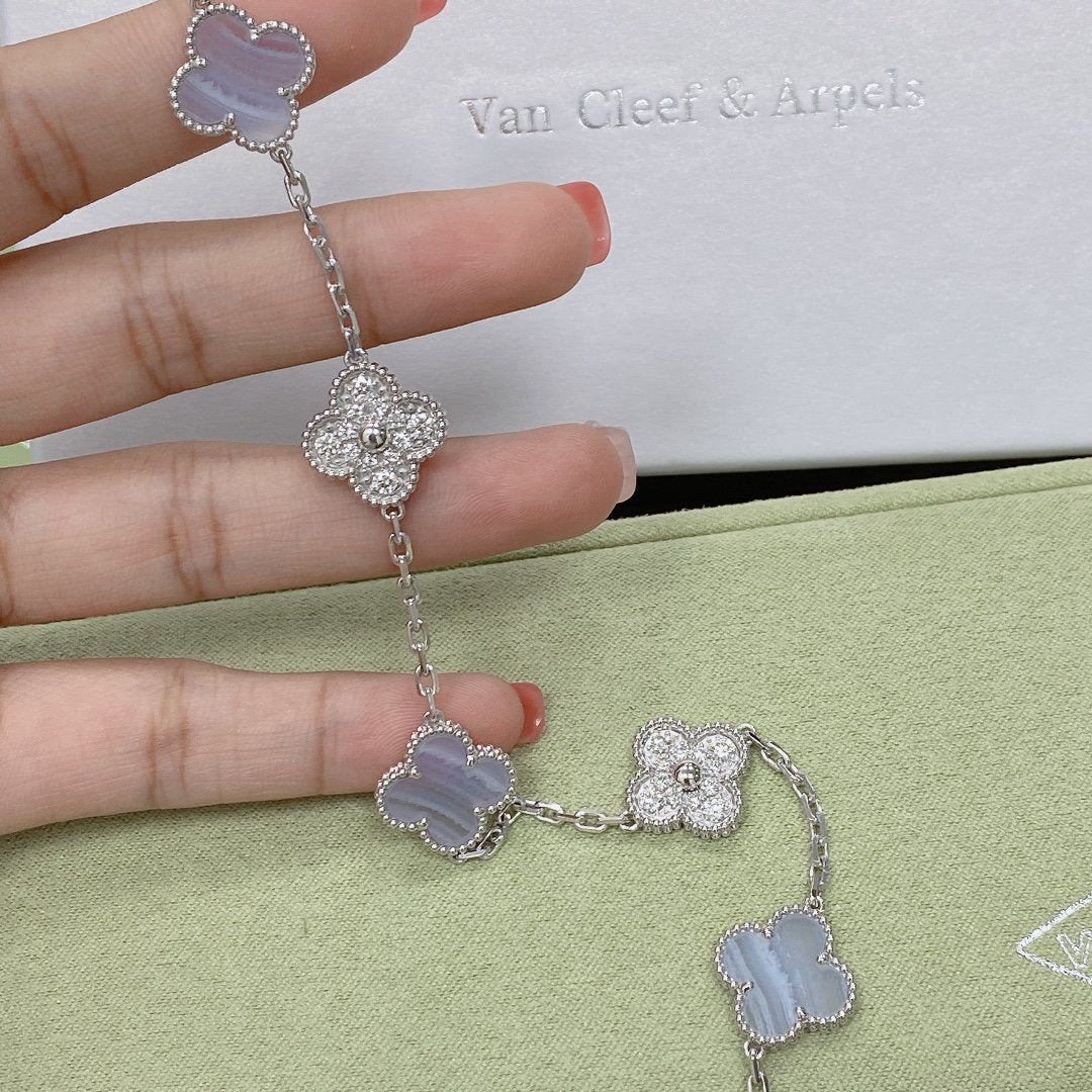 [Saipan]LUCKY CLOVER 5-MOTIF BRACELET - PURPLE CHALCEDONY COLLECTION