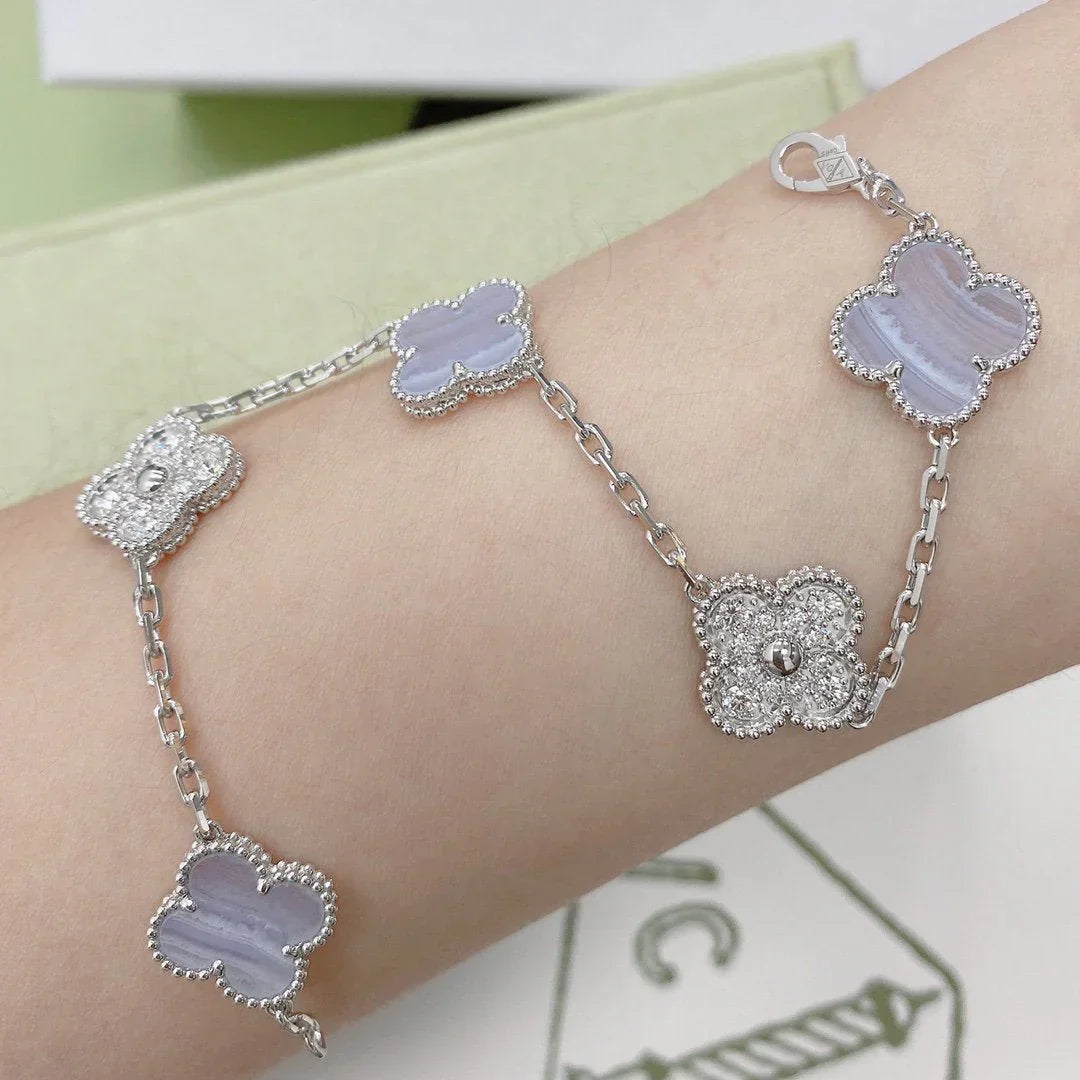 [Saipan]LUCKY CLOVER 5-MOTIF BRACELET - PURPLE CHALCEDONY COLLECTION