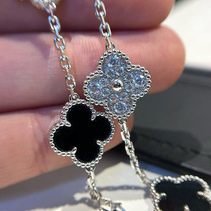 [Saipan]LUCKY CLOVER 5-MOTIF BRACELET - BLACK OXNY COLLECTION