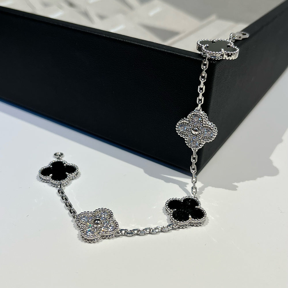 [Saipan]LUCKY CLOVER 5-MOTIF BRACELET - BLACK OXNY COLLECTION