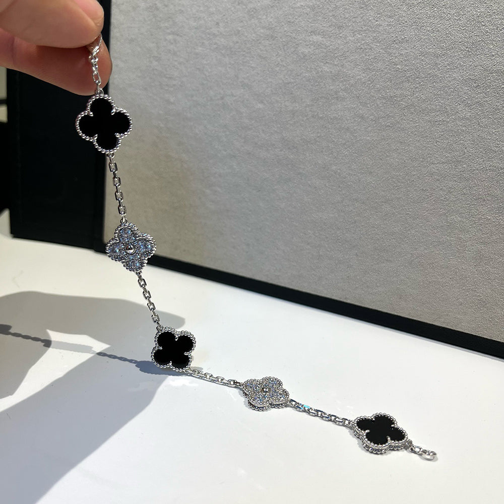 [Saipan]LUCKY CLOVER 5-MOTIF BRACELET - BLACK OXNY COLLECTION