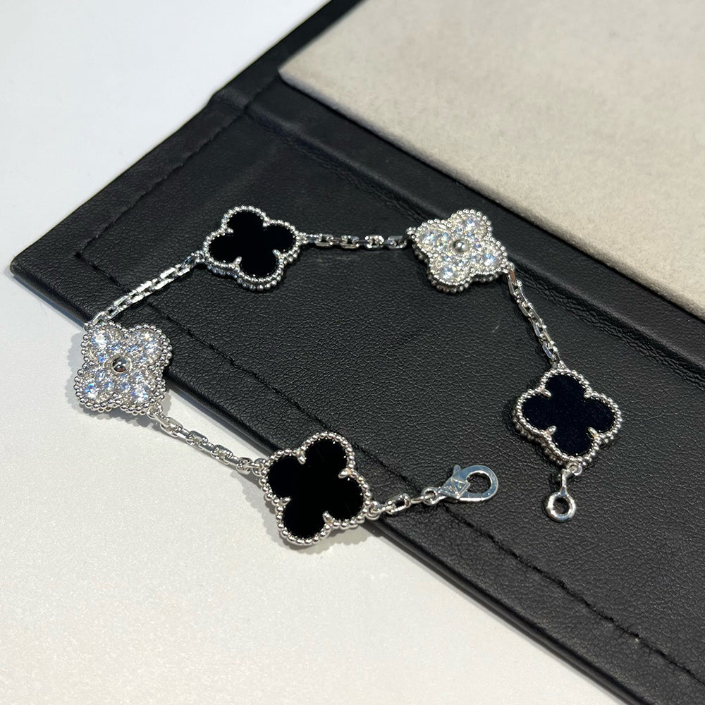 [Saipan]LUCKY CLOVER 5-MOTIF BRACELET - BLACK OXNY COLLECTION