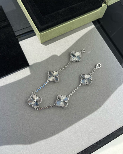 [Saipan]LUCKY CLOVER 5-MOTIF BRACELET - LASER COLLECTION